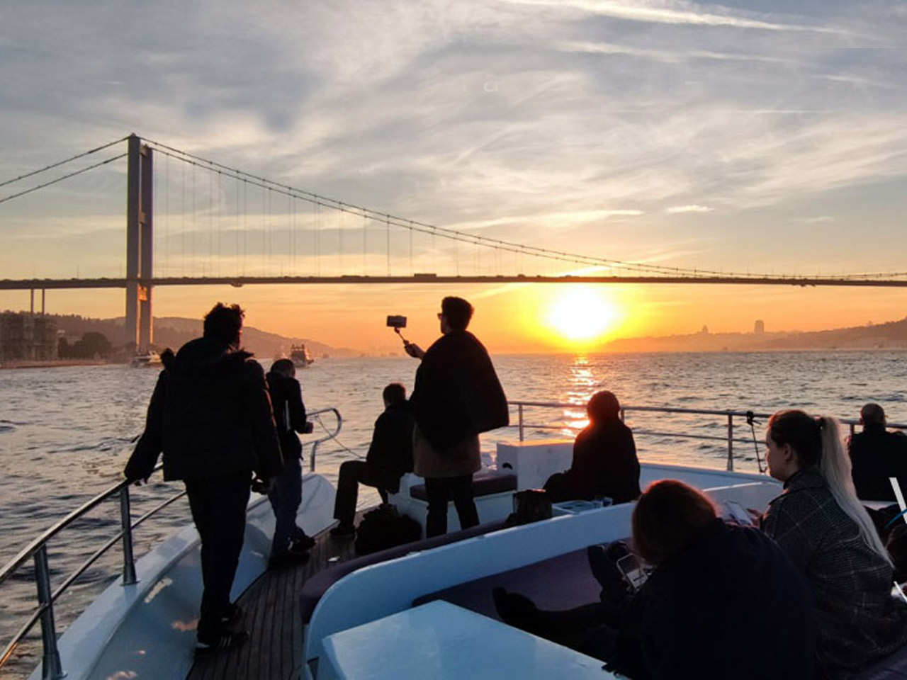 Private Bosphorus Sunset Cruise on a Luxury Yacht
